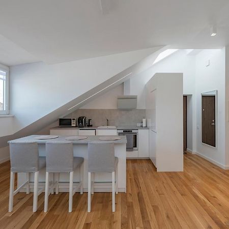 White 1 Bd Old Town Apartment By Hostlovers Kaunas Ngoại thất bức ảnh