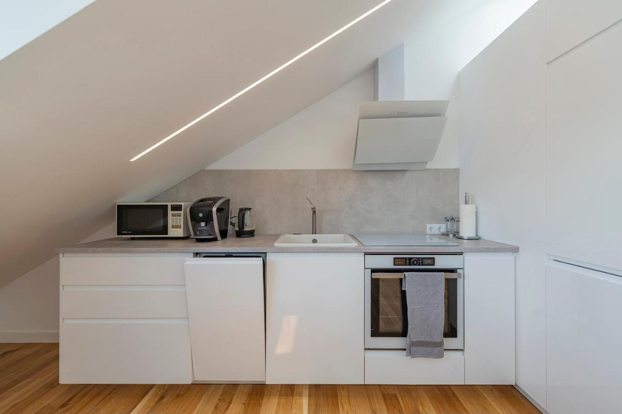 White 1 Bd Old Town Apartment By Hostlovers Kaunas Ngoại thất bức ảnh